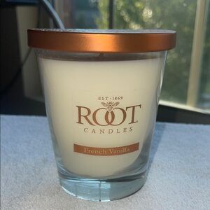 French Vanilla Scented Candle - White and Copper